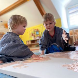 Musik machen in Rachels Kinderkrippe